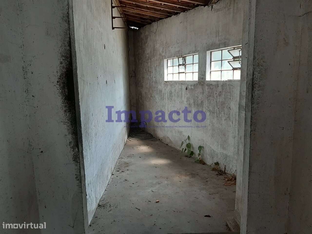 Armazém em São João da Madeira - Grande imagem: 5/12