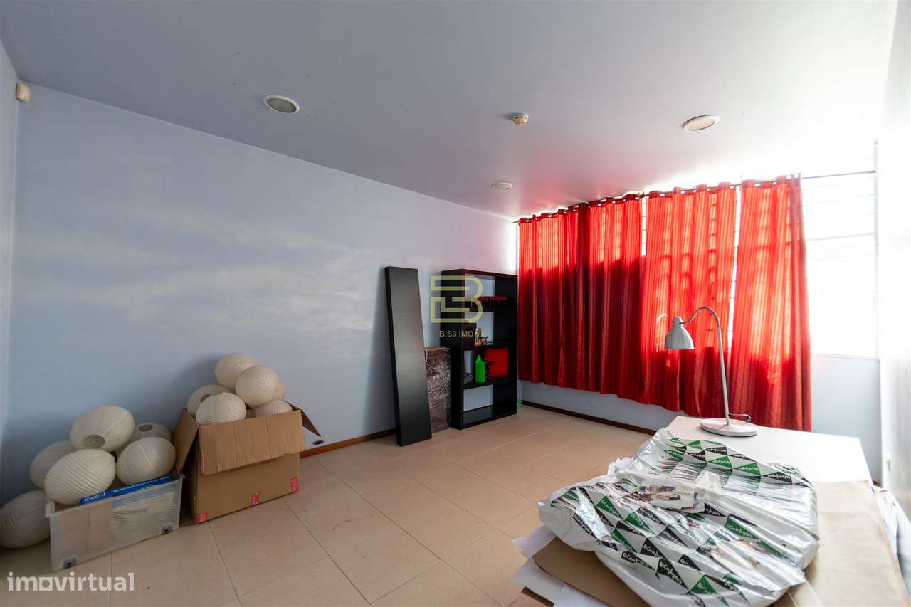 ARMAZÉM com 374m², para VENDA, na ZONA INDUSTRIAL de ERMESINDE-15