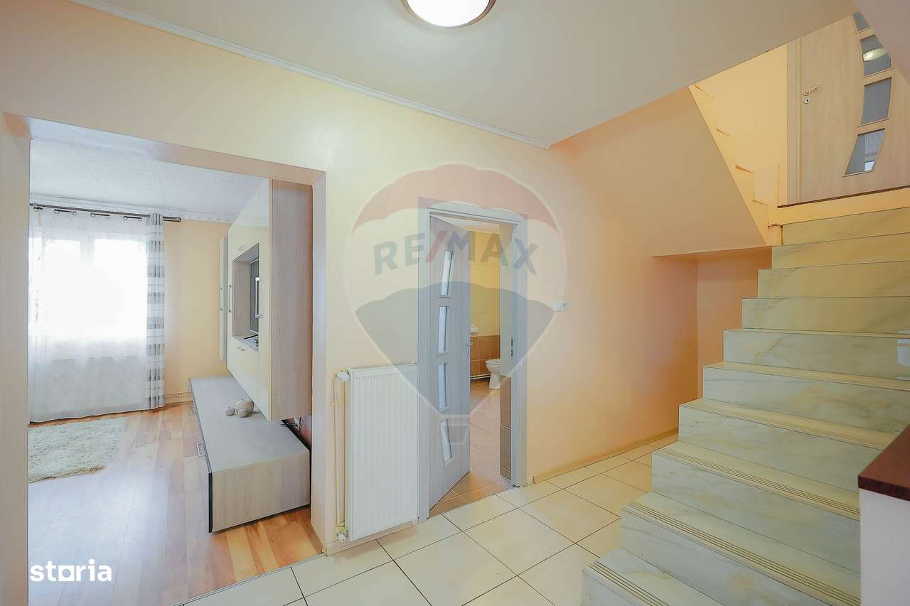 Casă familie mare Episcopia, 6 camere, garaj, curte 500 mp, de vânzare-9