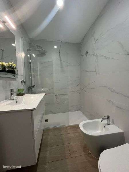 Arrenda- se a empresas com profissionais deslocados - Grande imagem: 4/7