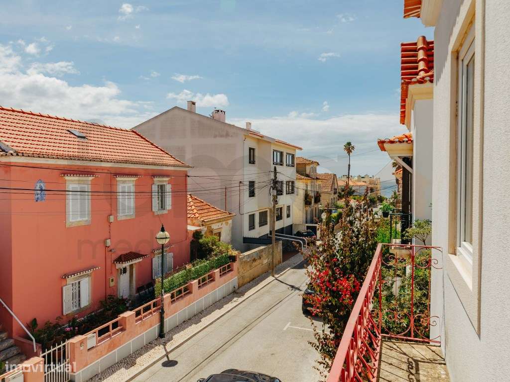 Moradia Bifamiliar T10 com Piscina e Elevada Rentabilidade - Parede...-38