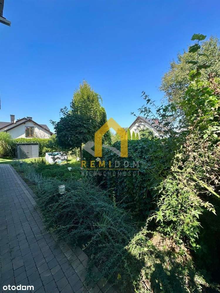 Dom Na Sprzedaż w świetnej lokalizacji- Żwaków-7