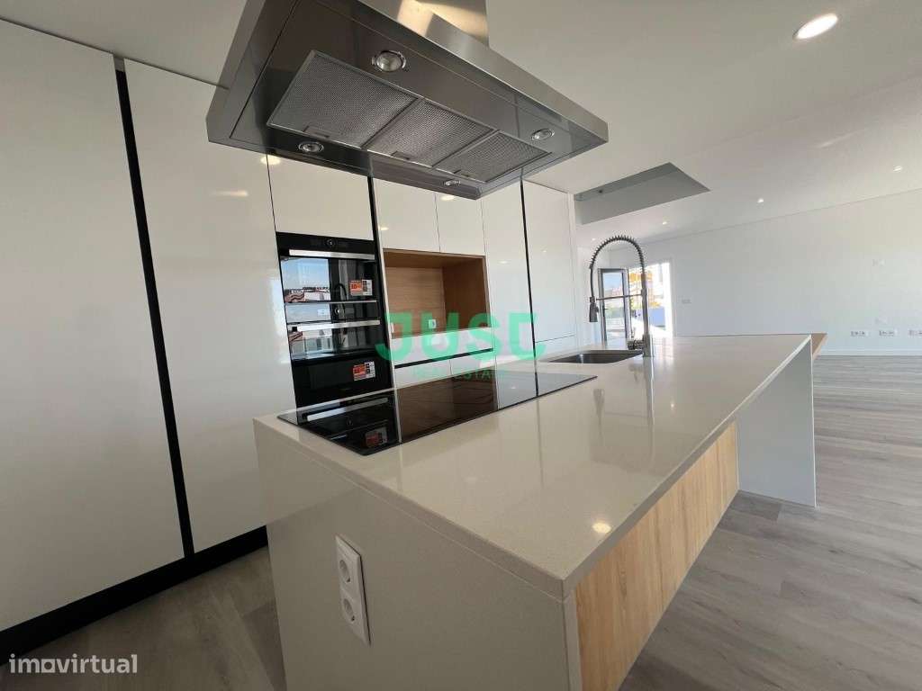 Moradia Geminada 3 pisos com piscina vale de Milhaços - Grande imagem: 5/30