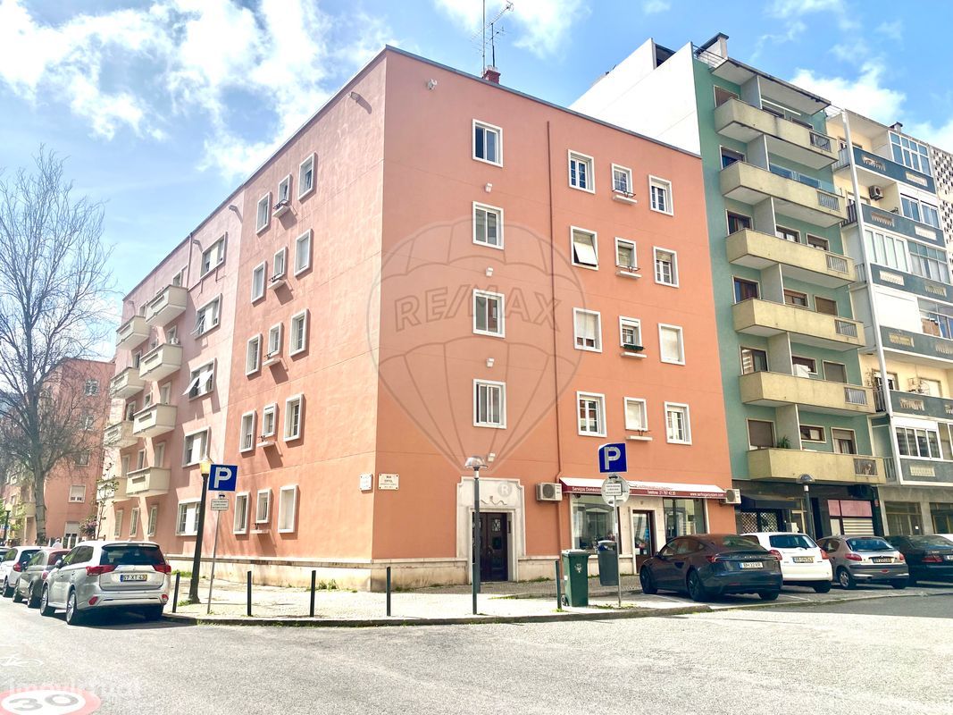 Apartamento T4 para arrendamento