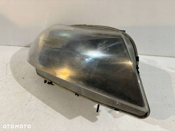 BMW 3 E90 / E91 Lampa przednia H7 Prawa - 14010 - 2