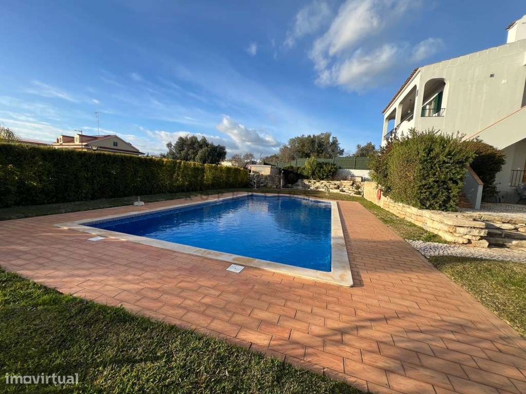 Apartamento com 3 quartos, piscina e garagem em Almancil.-19