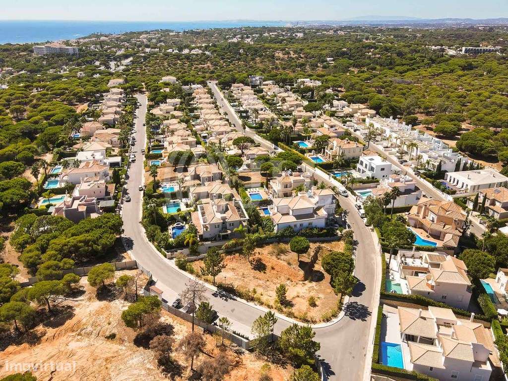 Terreno para construção, na Varandas do Lago, Ancão, Algarve - Grande imagem: 5/25