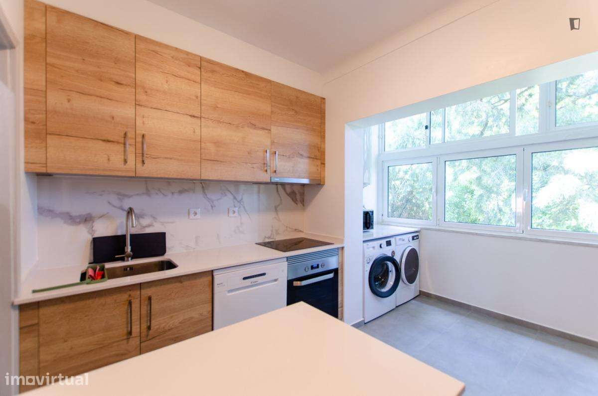 Quarto - localizado em Carcavelos Lisbon - Grande imagem: 3/13