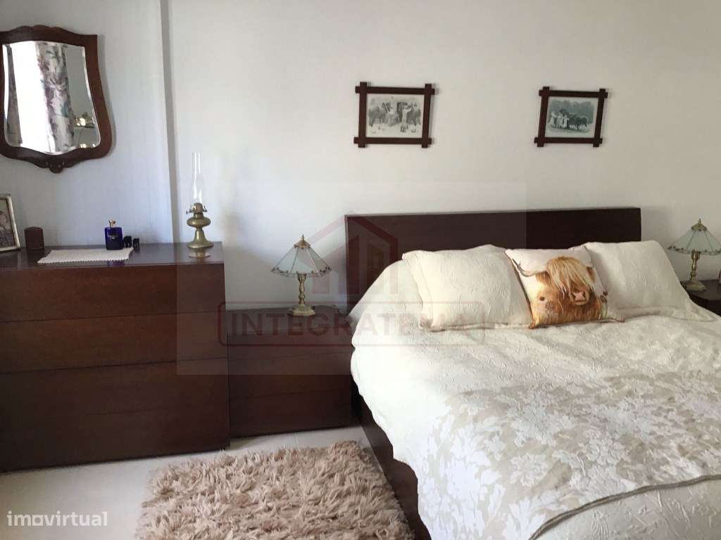 Descubra o refúgio perfeito em Alfeizerão, uma moradia tradicional ...-5