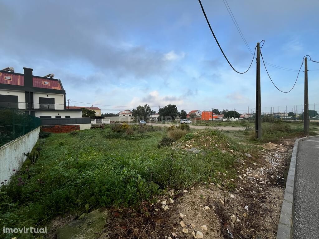 Terreno 191,20m2, para uma construção em banda de 252m2