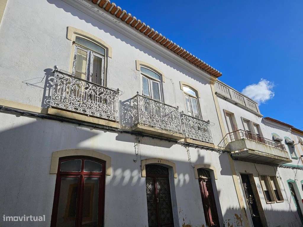 Prédio para reabilitação no Centro de Almodôvar - Grande imagem: 2/39