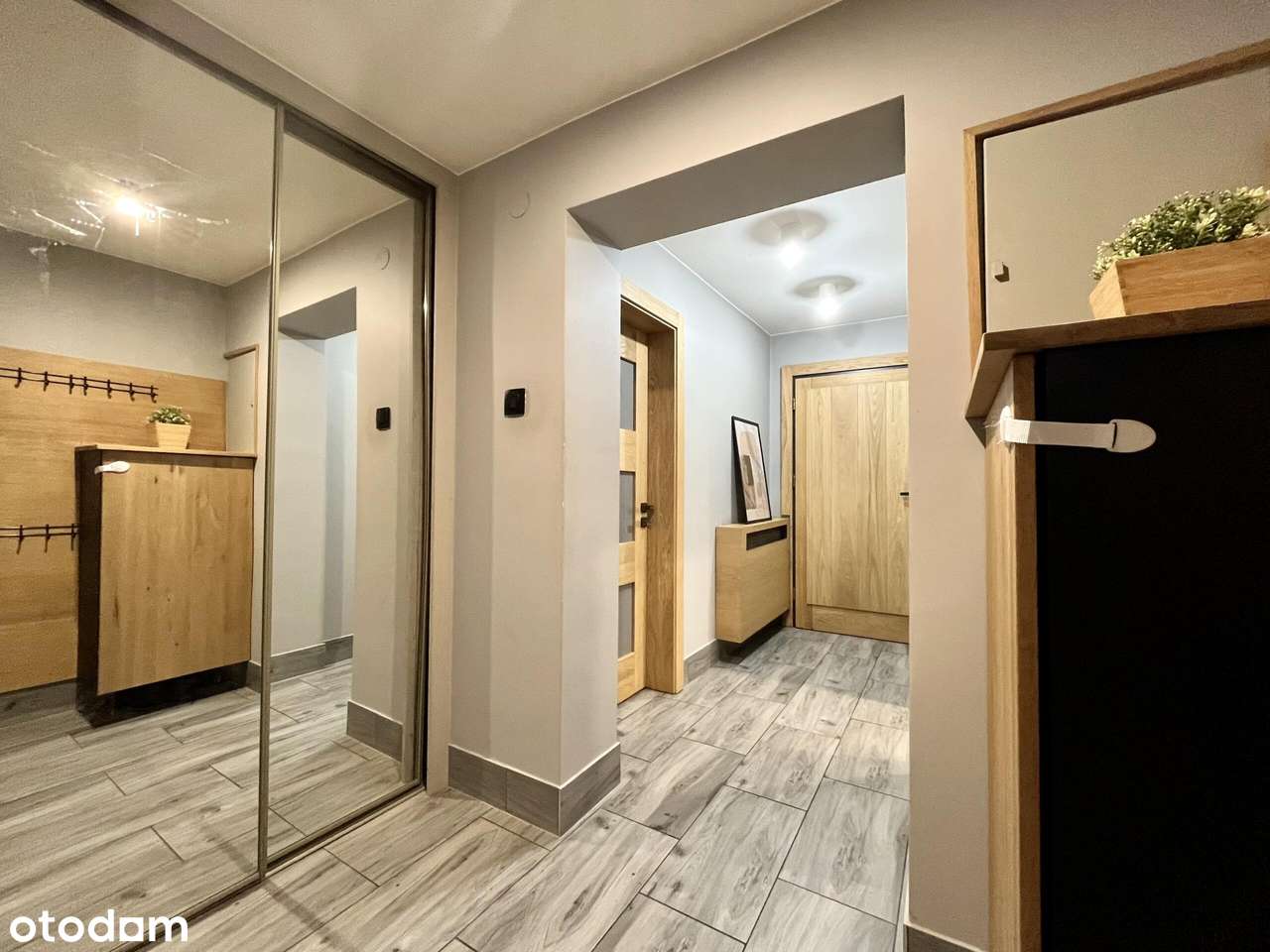 Przestronny dom z dużym ogrodem i możliwościami-7