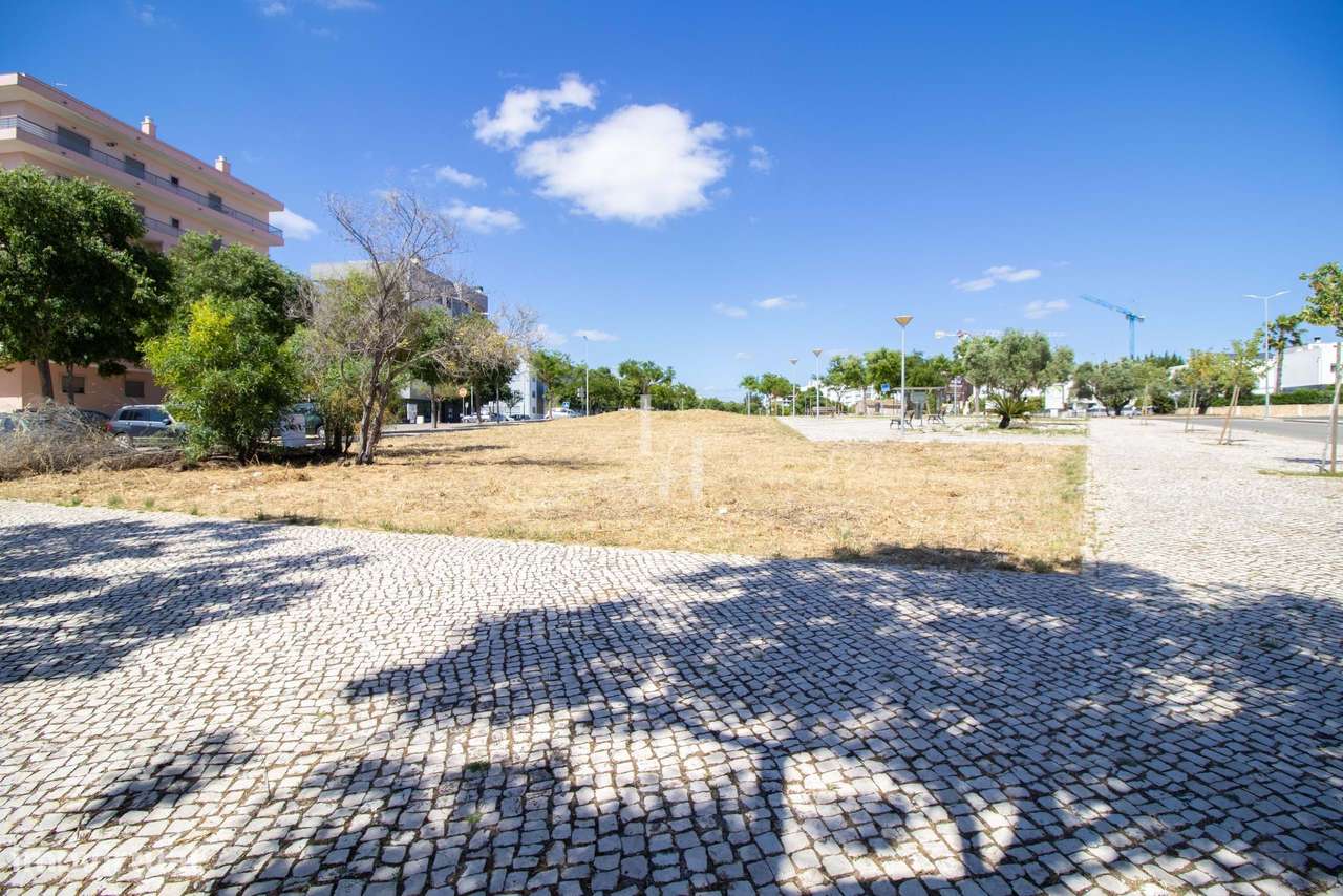 Terreno para prédio de 5 andares com 28 apartamentos em Loulé - Grande imagem: 3/11