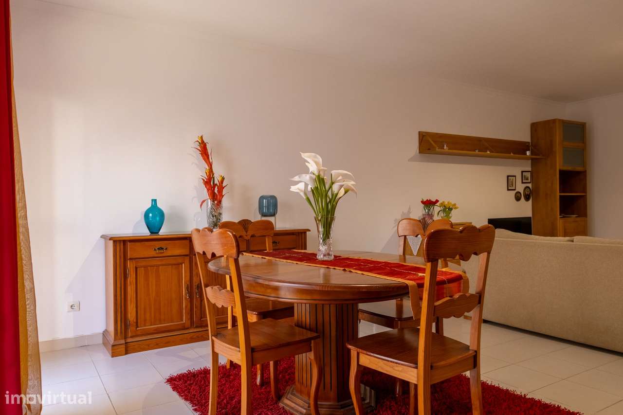 Apartamento T2 Espaçoso em Armação de Pêra com Garagem!-14