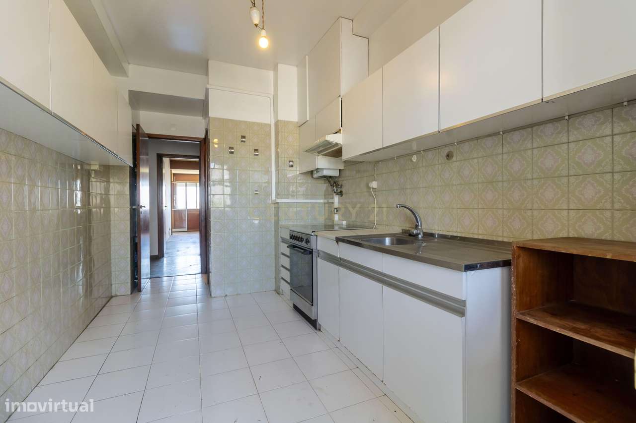 Miraflores | Luz, Espaço e Vistas Desafogadas para Criar uma Casa Únic-16