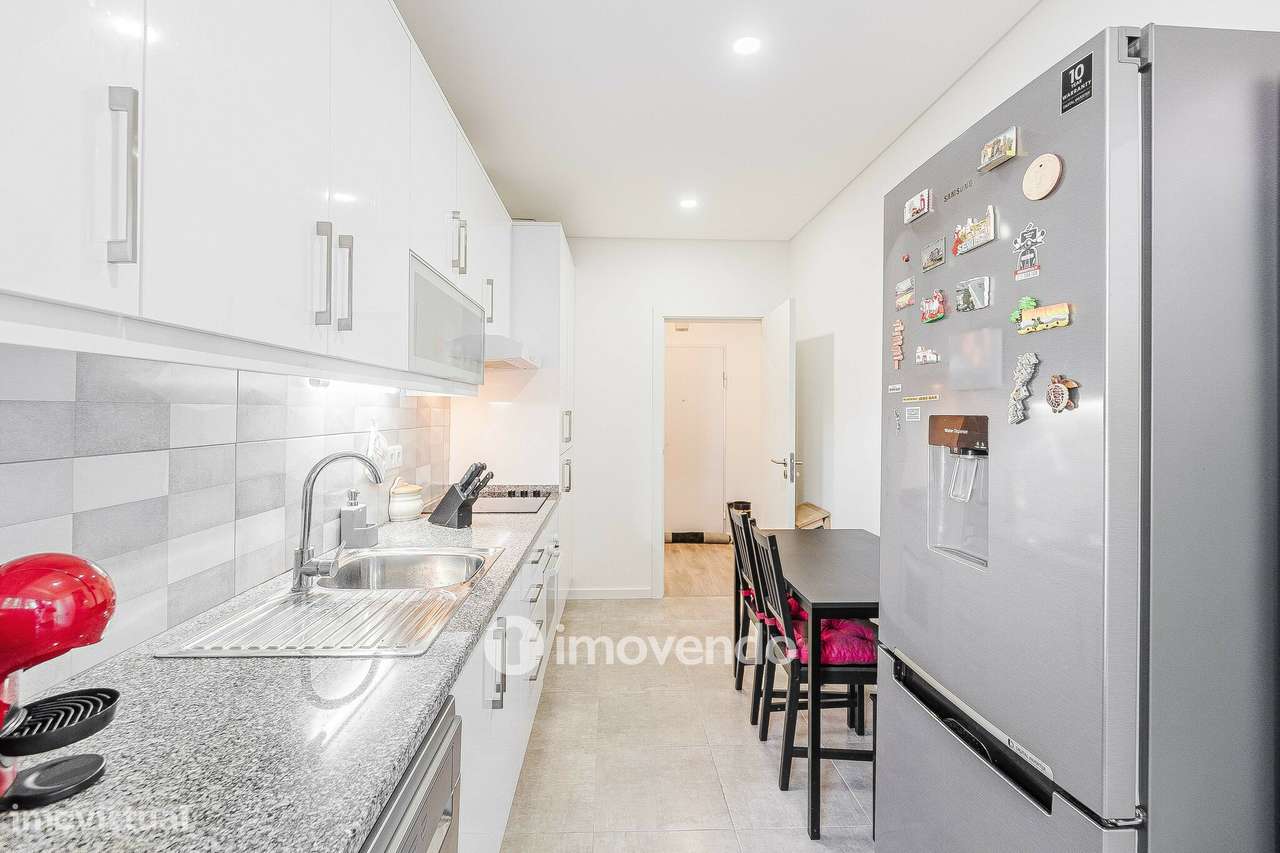 Apartamento T2, com áreas amplas e varanda, na Póvoa de Santa Iria-12