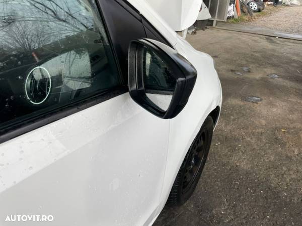 piese auto vw Up Skoda Citigo seat din 2013 motor 1000 MPI benzina chy cutie viteze planetara model in 4 uși dezmembrez  airbaguri centuri polița portbagaj broasca scaune bancheta - 5