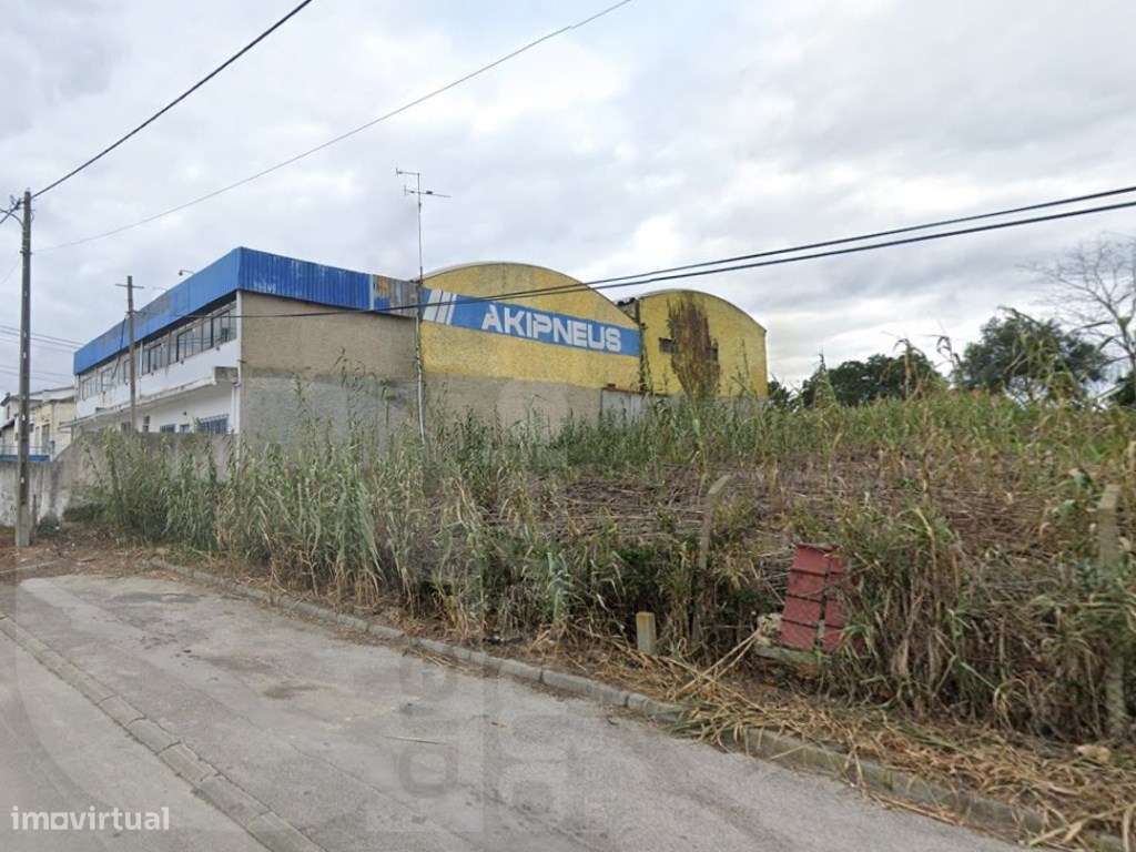 Terreno urbano com armazém em Fernão Ferro - Grande imagem: 4/6
