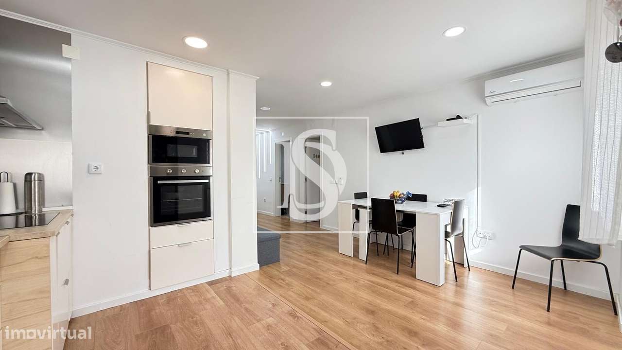 Apartamento T3 renovado na encantadora vila da Moita.-9