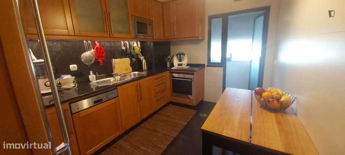 Quarto - localizado em Maia - Grande imagem: 5/5