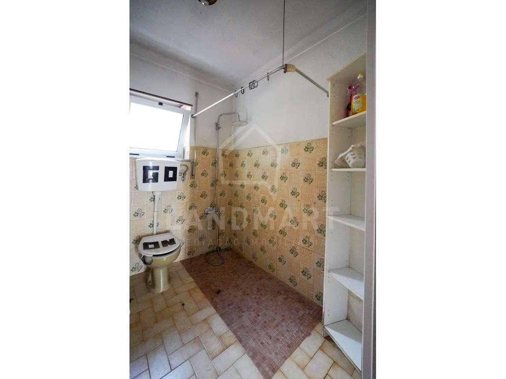 Moradia T2 + 1, Centro de Alcobaça-12