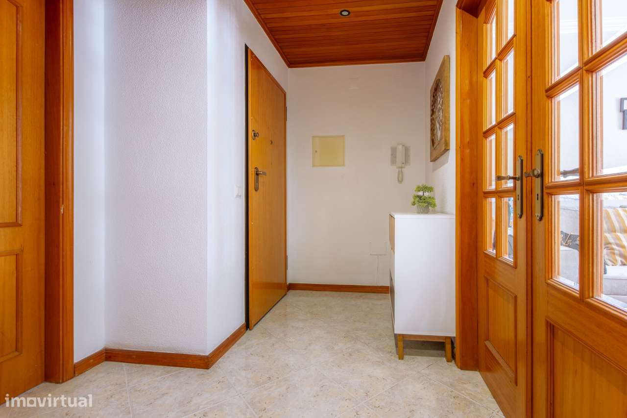 Quinta do Conde - Apartamento de 3 assoalhadas-varanda e arrecadação.-15