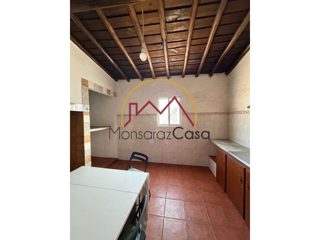 Moradia Térrea com Quintal e Garagem em Campinho-9