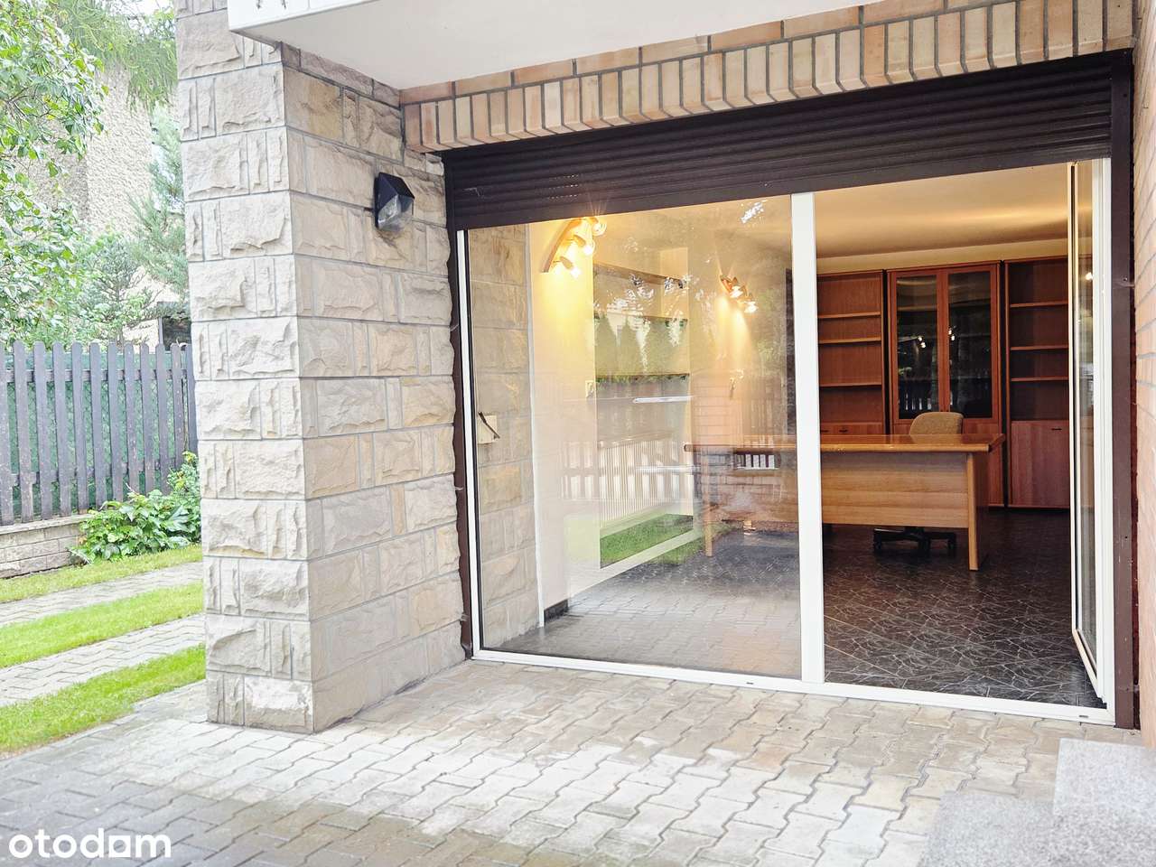 Dom z ogrodem, oranżerią + biuro / przestrzeń na biznes-11