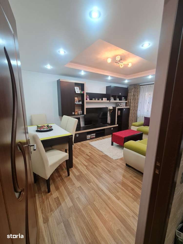 Apartament 3 camere 72 mp Bradet , etaj 3, finisat, mobilat, utilat - Imagine principală: 3/15