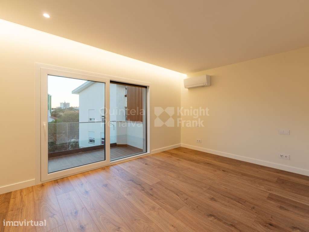 Apartamento T3 com garagem junto ao centro de Cascais-9