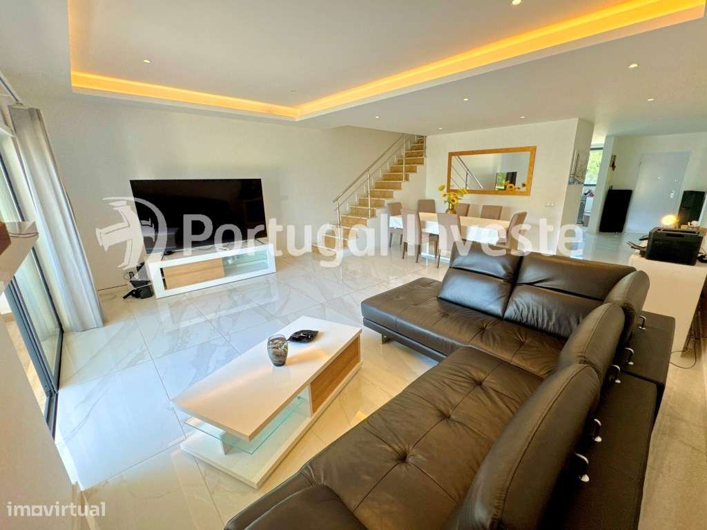 Moradia de Luxo com 3 Suites + T1 Independente em Condomínio com Pi... - Grande imagem: 5/36