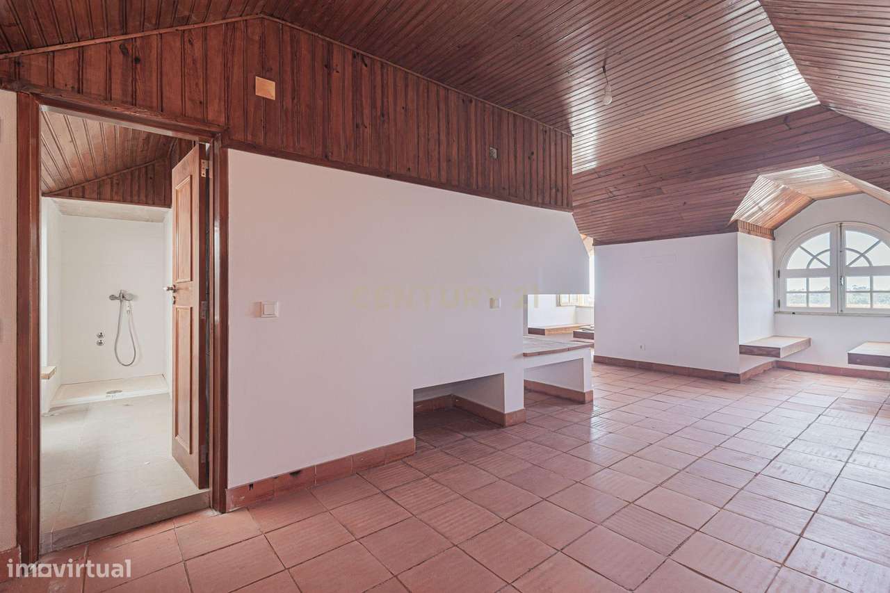 Distinta Moradia, com piscina e adega - perto de praias-44