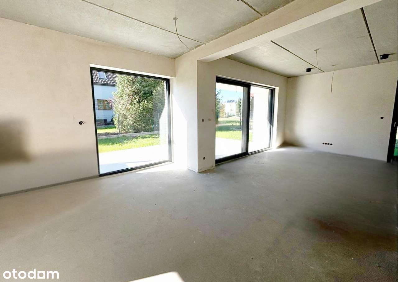 Przestronny dom z garażem i tarasem w spokojnej okolicy - Pełny obrazek: 4/12