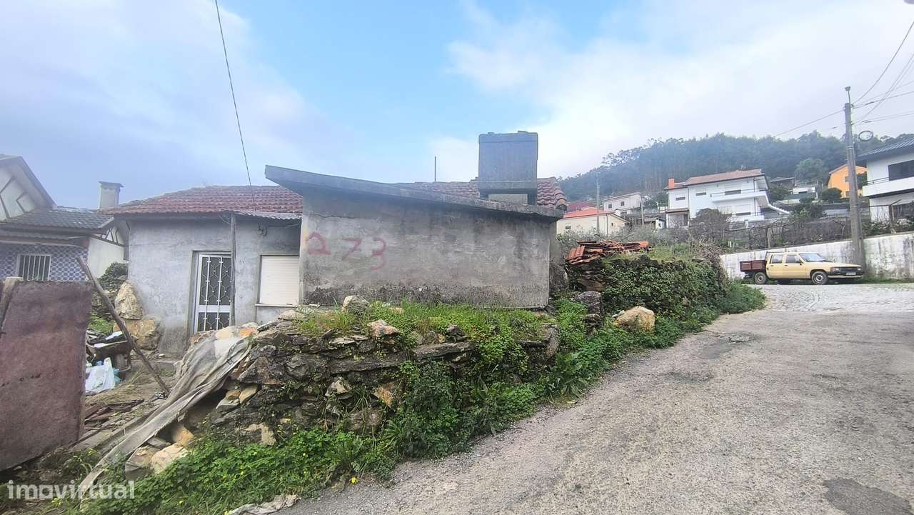 Casa térrea com terreno 925 m2 em Aguiar de Sousa - Grande imagem: 5/9