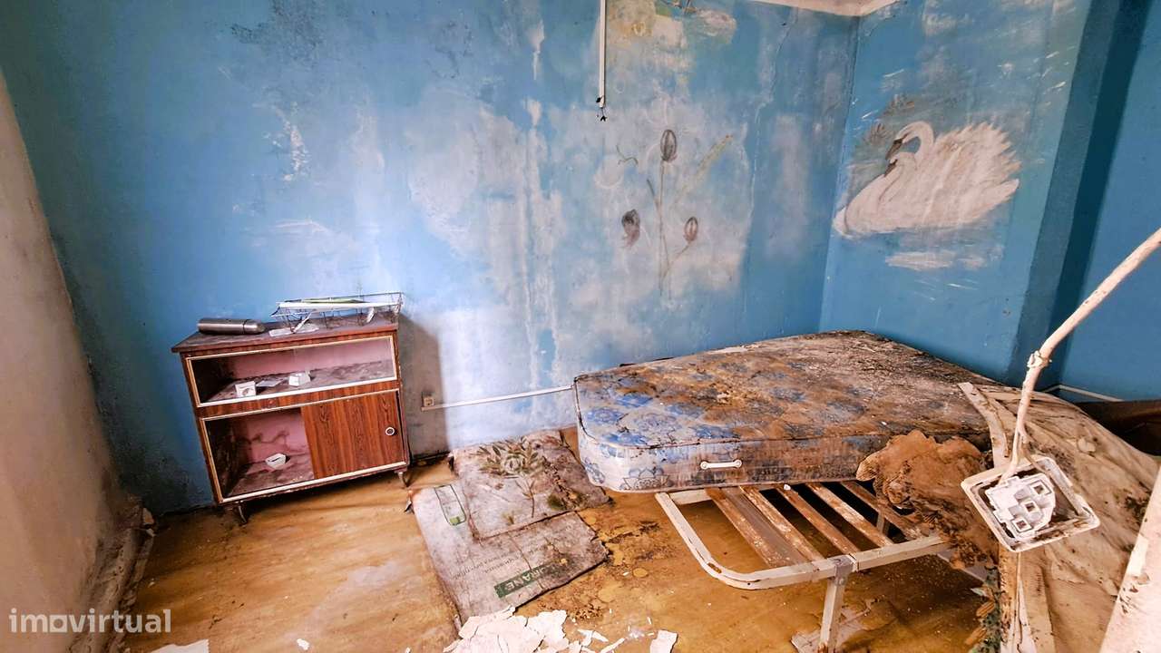 Moradia T6 para reconstrução- Santa Clara, Coimbra-22