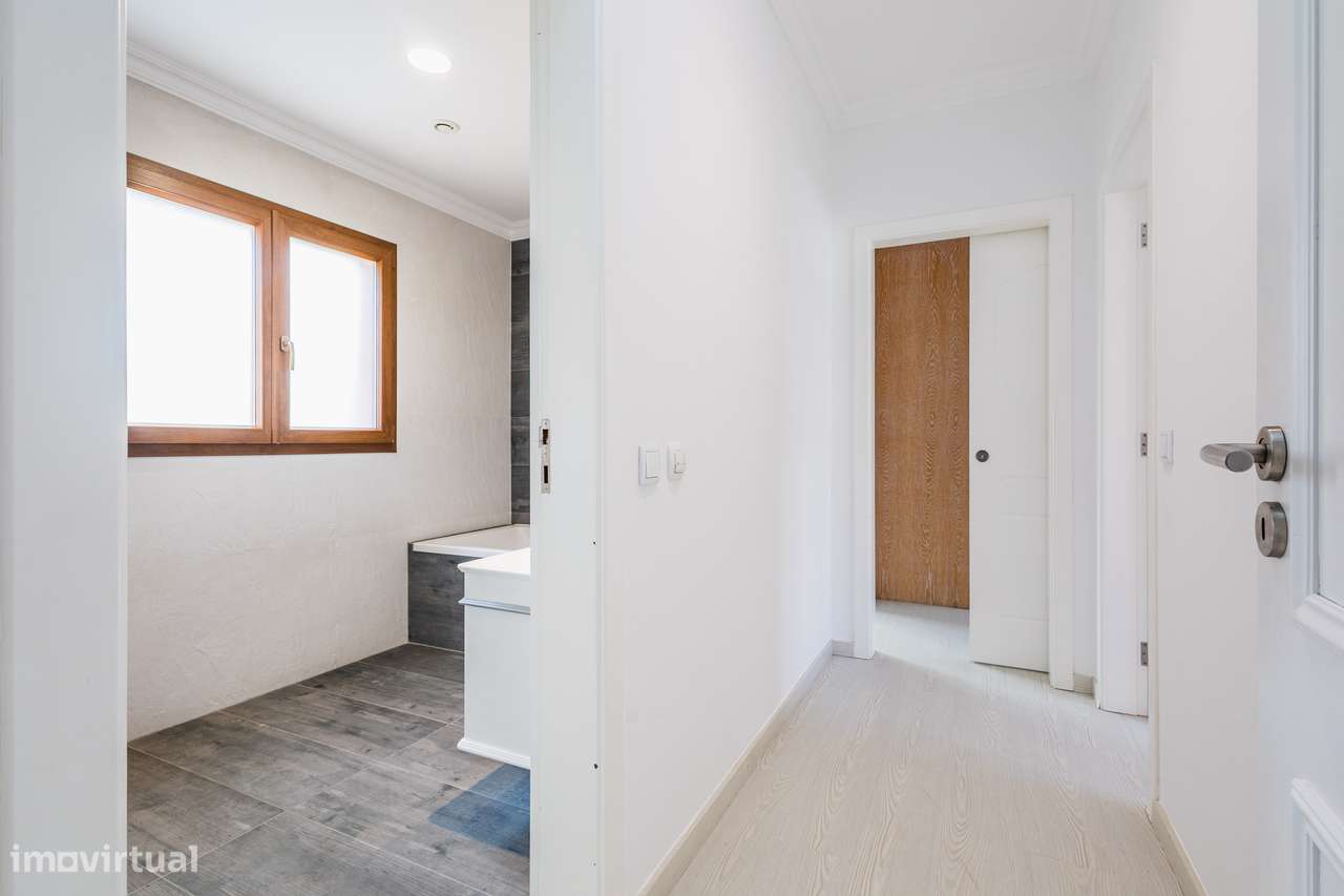 Moradia T4 renovada | Piscina Aquecida - Parceiros-37