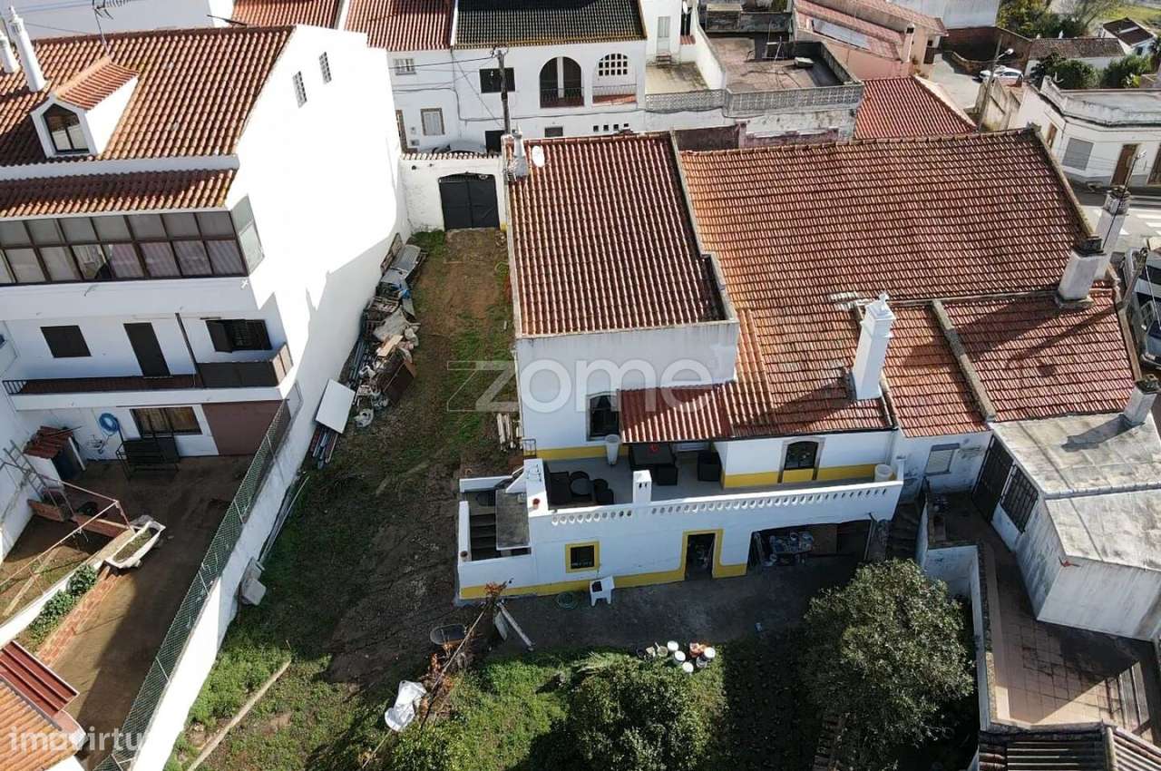 Moradia V6 no centro de São Marcos da Serra, em lote de 668m2-5