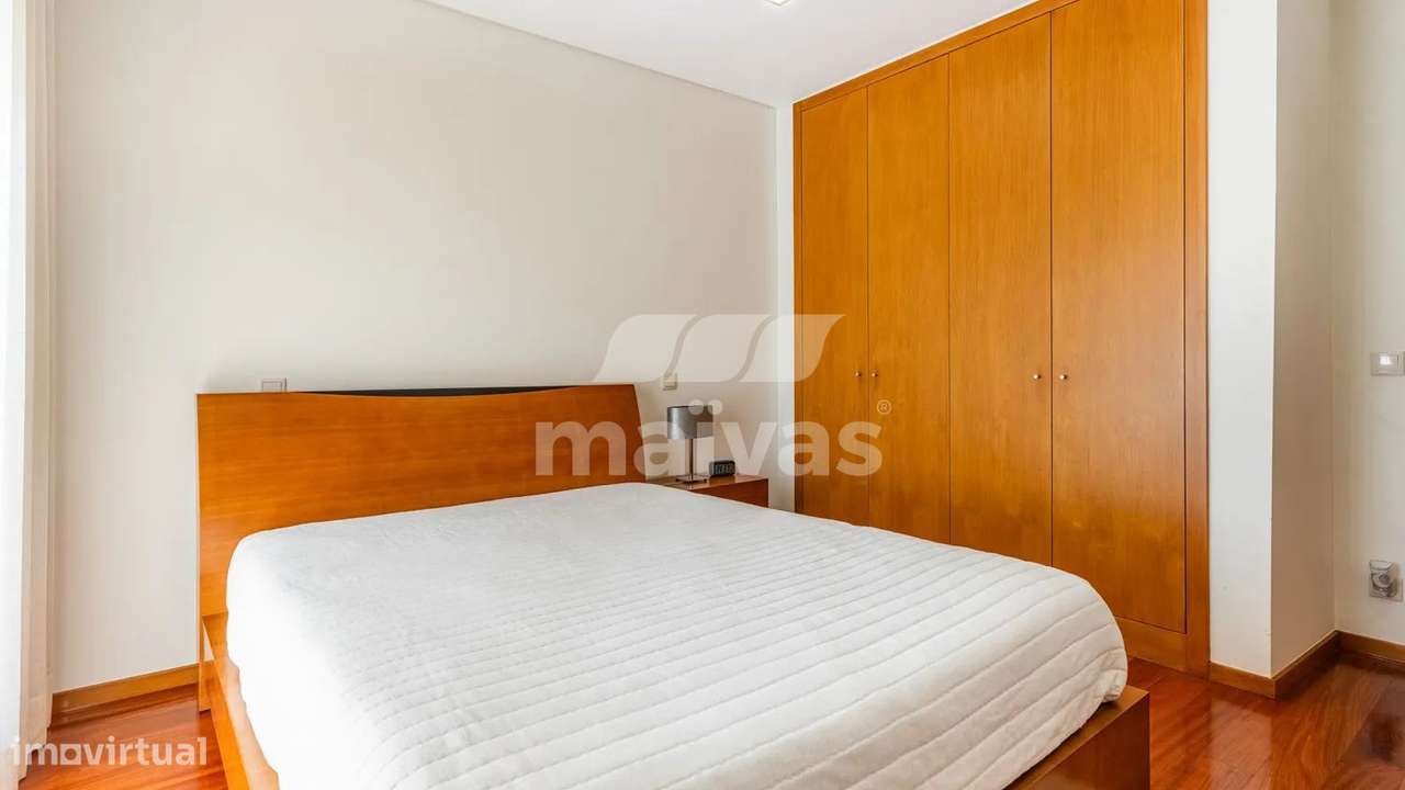 Moradia Gaveto T4-18