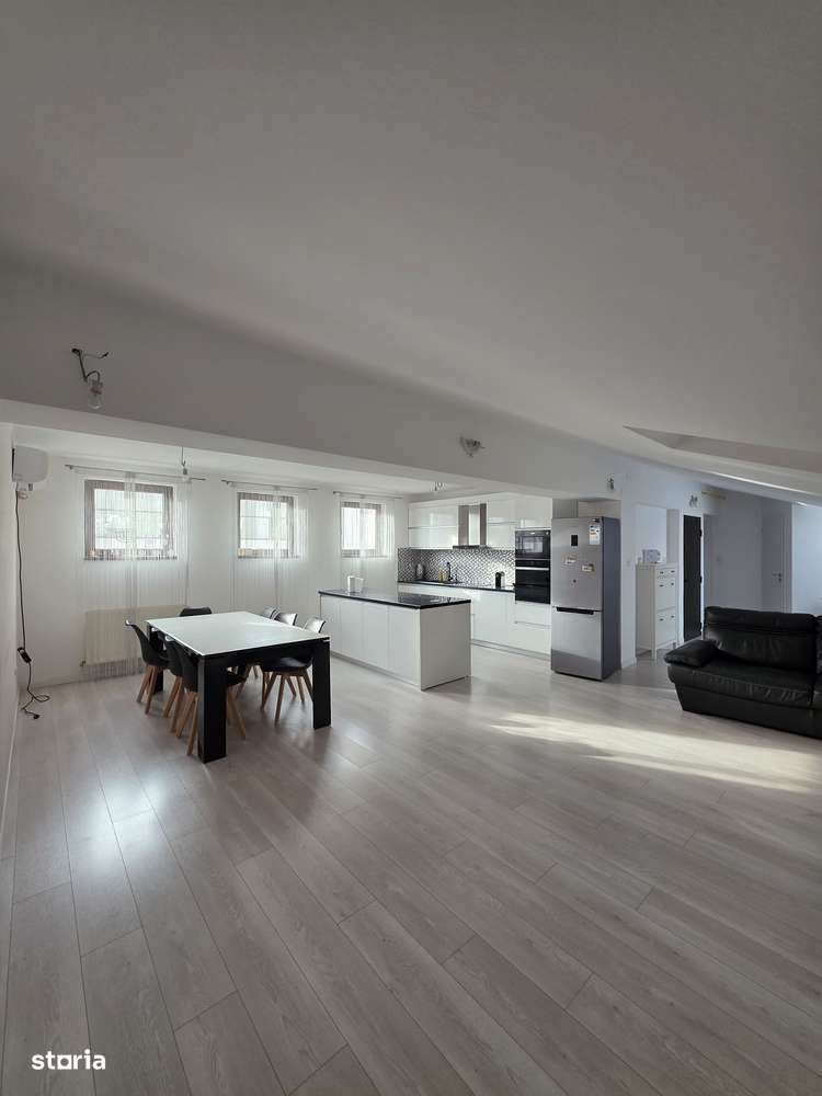 Apartament 4 camere zona Centrala-0