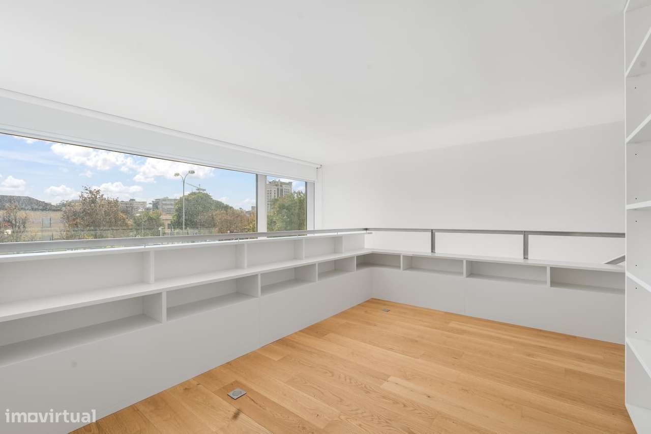 Apartamento T1 + 1 com vista, Campo Pequeno, Lisboa-19