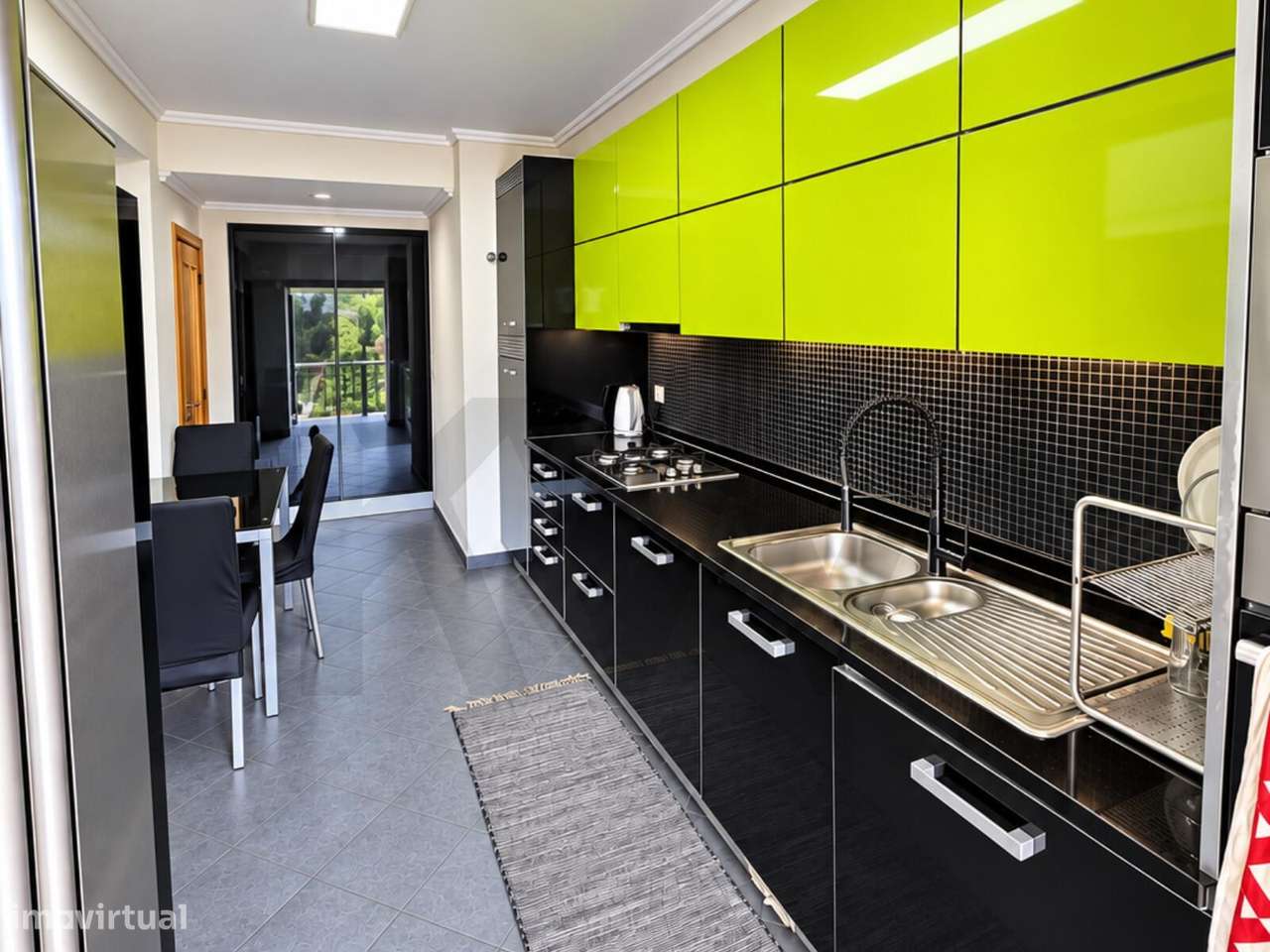 Apartamento Duplex T3+3 em Belas | Amplo, Luminoso e com Vista Desafog-11
