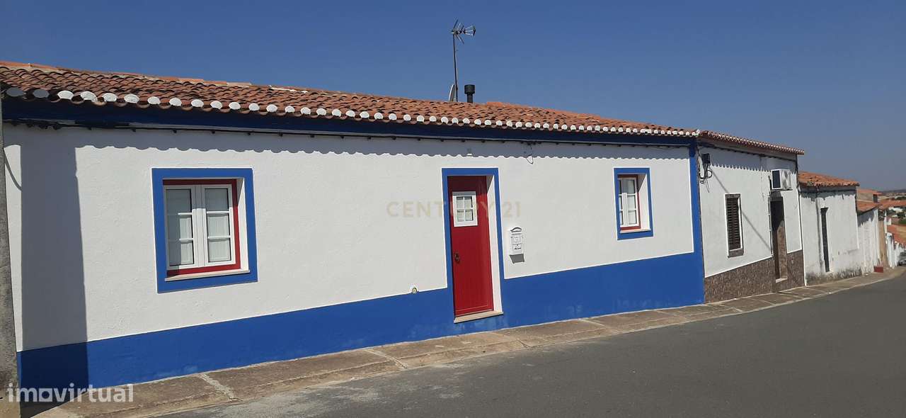 Oportunidade no coração do Alentejo! Moradia térrea T4 em Safara! Uma-50