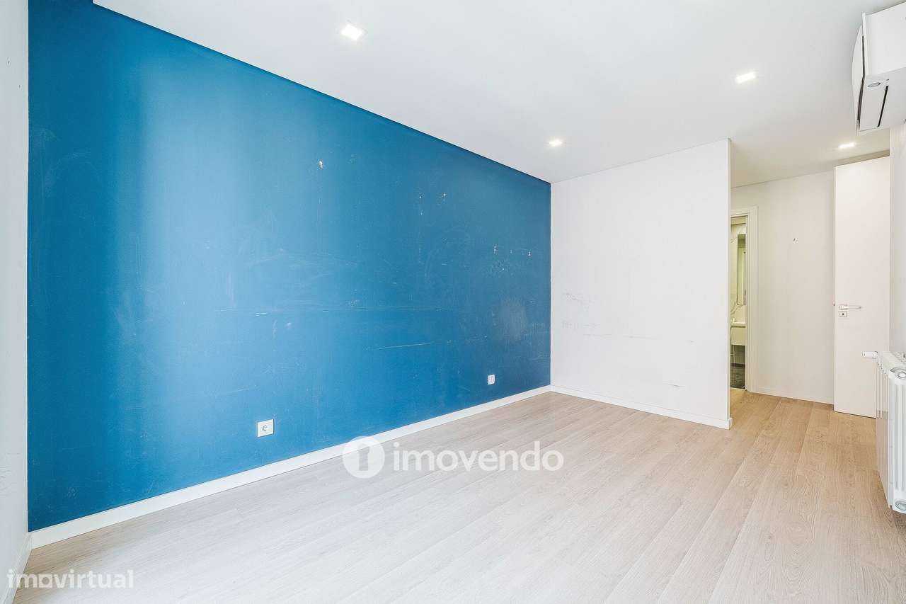 Apartamento T2, com estacionamento e cozinha equipada, na Amadora-24