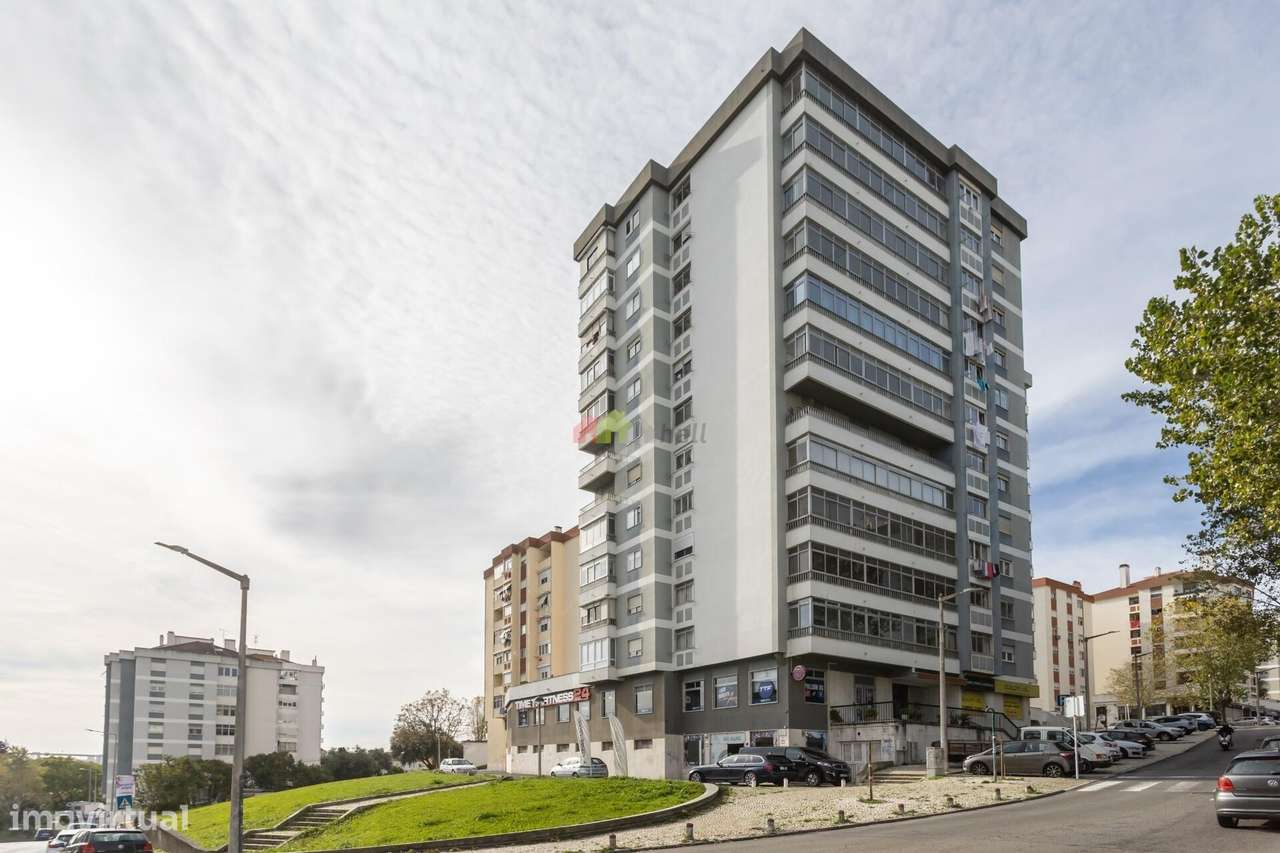 Apartamento T3, central com vista rio-22