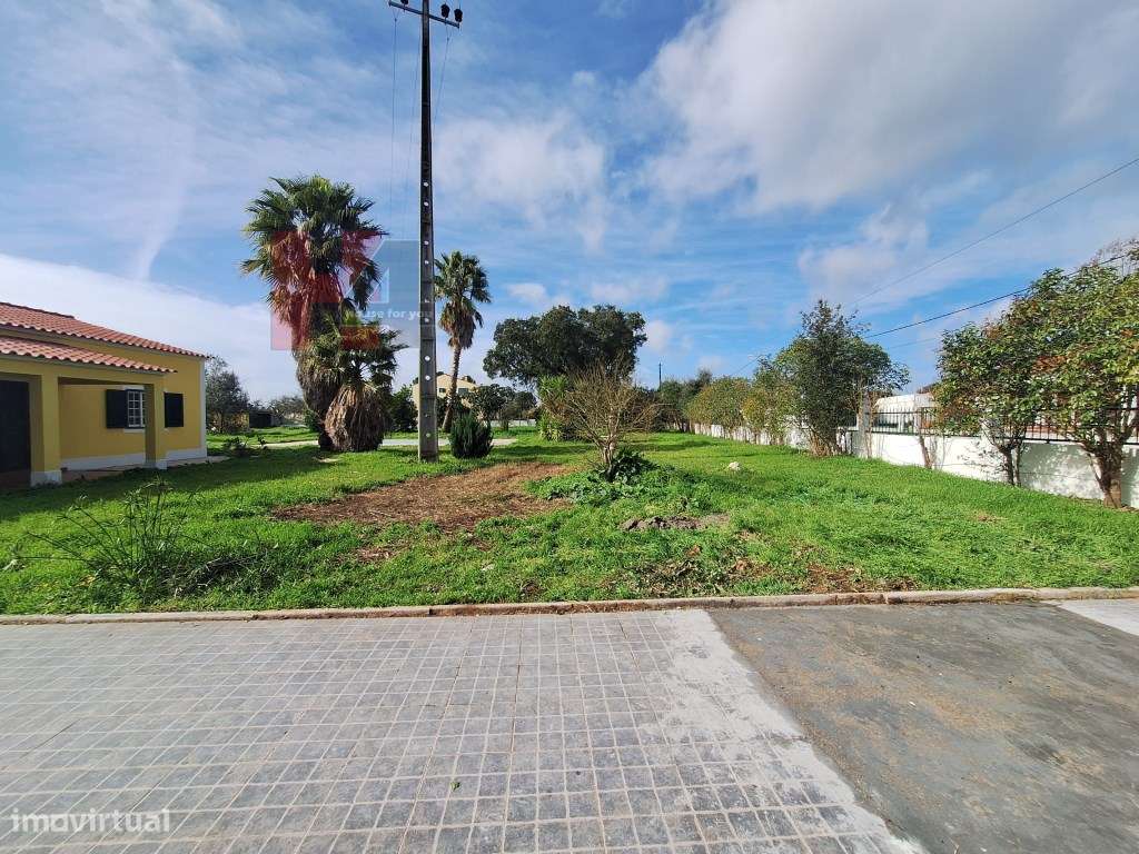 Moradia térrea V3 com piscina em Salvaterra de Magos, terreno 1.191m2-8