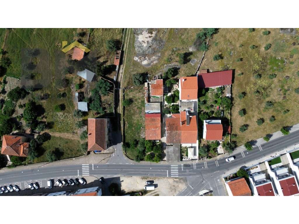 Terreno urbano com 480 m² para venda em Castelo Branco!-8