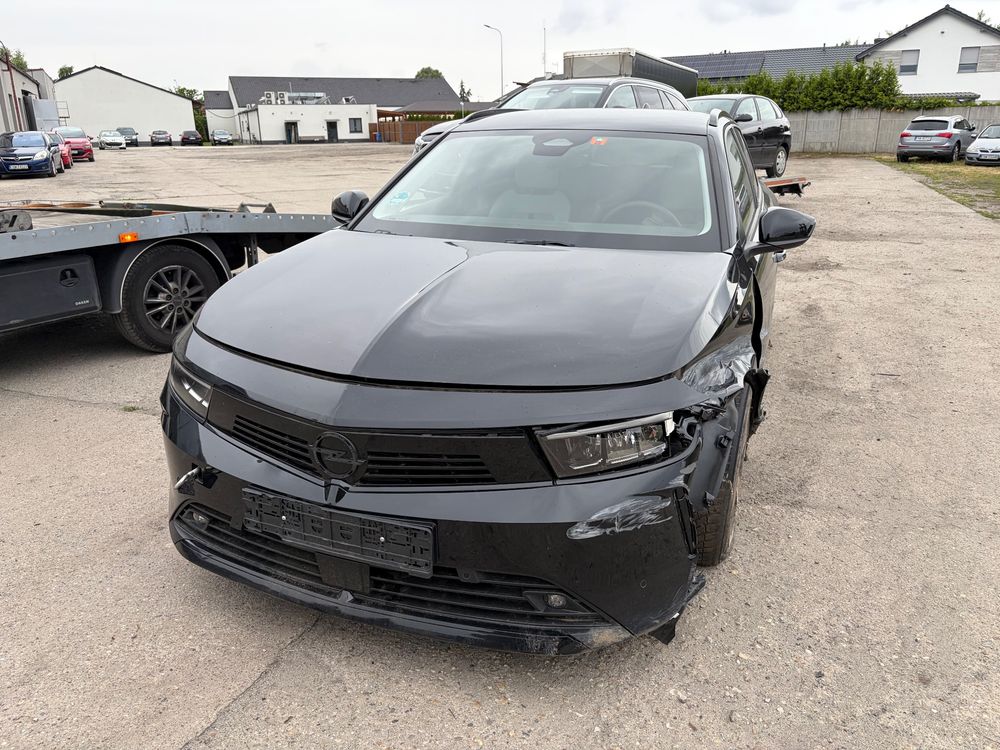 Opel Astra L 1.6 T Plug-in Hybrid Elegance 2025