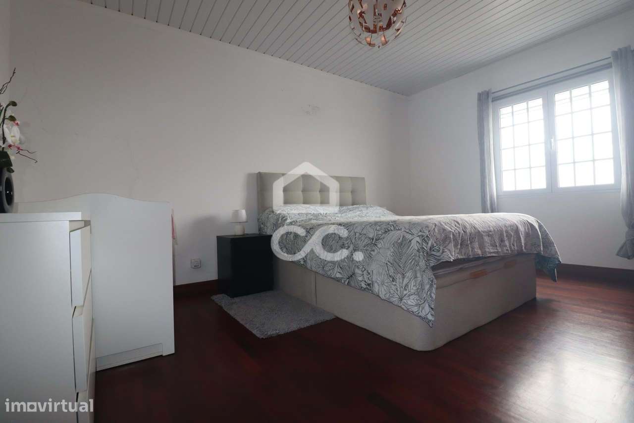 Moradia com 4 Quartos - Achadinha - Nordeste-6