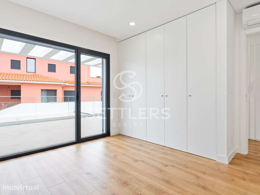 Moradia geminada T2 em Porto Salvo-11