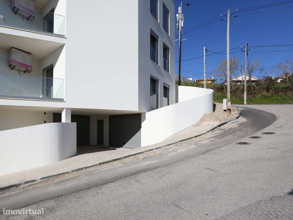 T3 Novo com Garagem, Piscina e Vista Nazaré no Prédio 'Brisa do Atl...-6